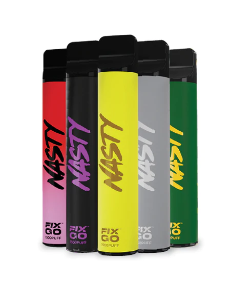 Gamme de Nasty Fix jetables avec des saveurs marquées en grand sur chaque appareil dans une variété de couleurs accrocheuses. Ces vapes offrent une option pratique pour les vapoteurs mobiles.